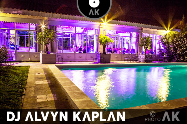 Lumières décoratives location salle mariage éclairages extérieurs repas noces Provence piscine Blanche Fleur