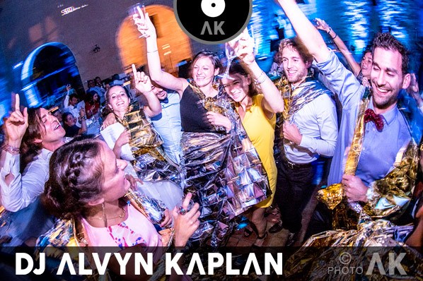 Animation festive originale trainquer mariage festif animé coloré joyeux fêter jeunes mariés