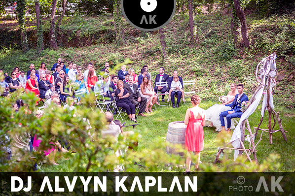 Organisation mariage Provence cérémonie d'engagement laïque domaine parc jardin Saint-Bacchi Jouques