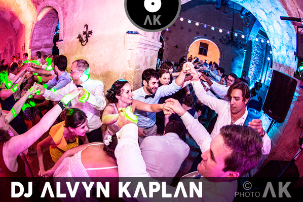 Danse groupes ronde danseurs invités mariés soirée dansante de noces ambiancée DJ Alvyn K Saint-Bacchi Jouques
